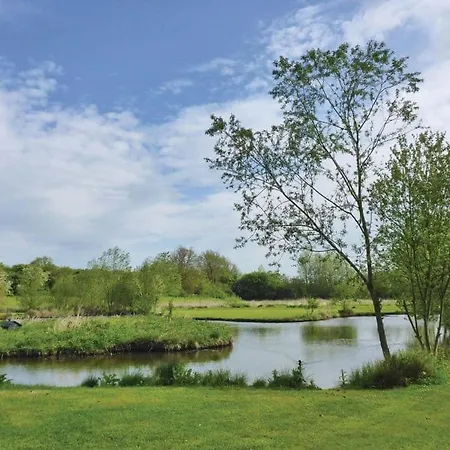 ホリデーパーク Weir Country Park *