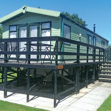 Weir Country Park Holtby