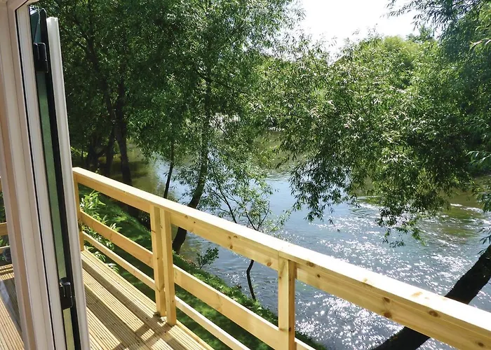 Holiday park Weir Country Park *